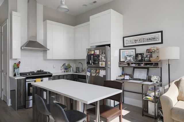 Foto del edificio - 943 N Crosby St