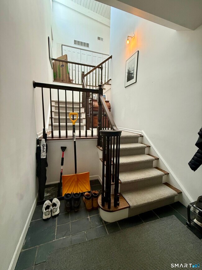 Foto del edificio - 85 Ledgebrook Dr