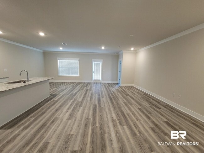 Building Photo - 1045 Hayward Lp