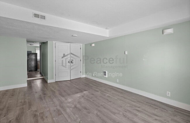 Foto del edificio - 1425 Mandalay Rd W