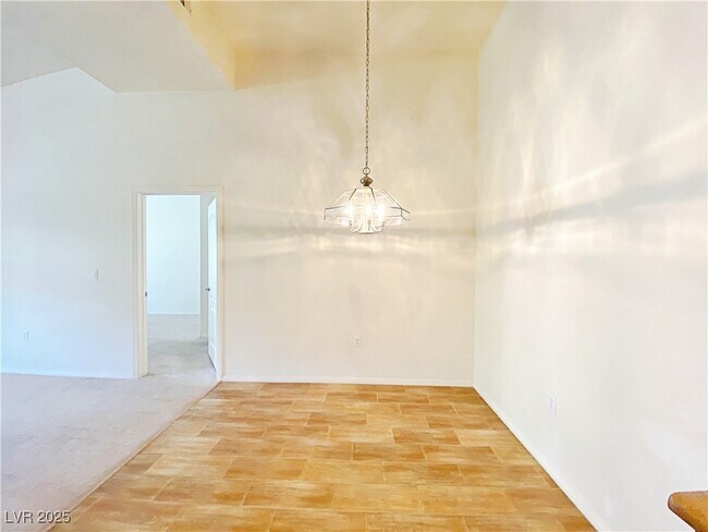 Foto del edificio - 3481 Desert Cliff St