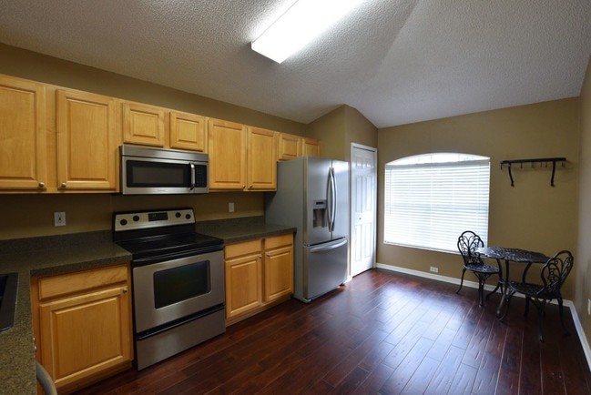 Building Photo - 3 br, 2.5 bath House - 479 Randon Terrace