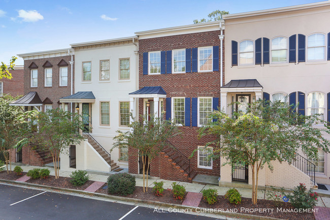 Building Photo - IMMACULATE SANDY SPRINGS TOWNHOME!!