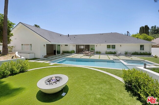 Building Photo - 4405 Estrondo Dr