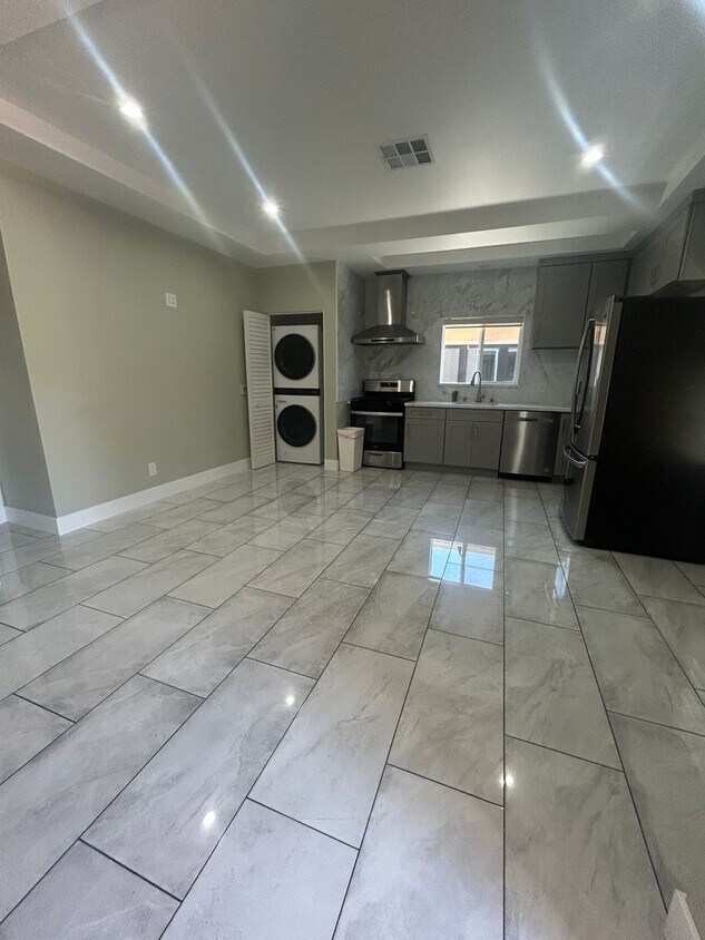 Primary Photo - Beautiful Newly Built House for Rent 3Bed/...