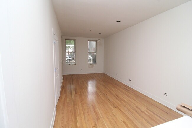 Foto del edificio - 1544 N Bosworth Ave