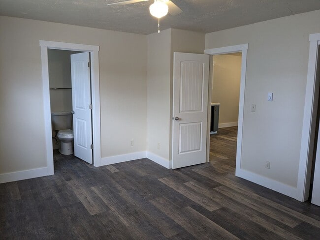 Building Photo - spacious 1-bedroom 1-bath with open floor ...