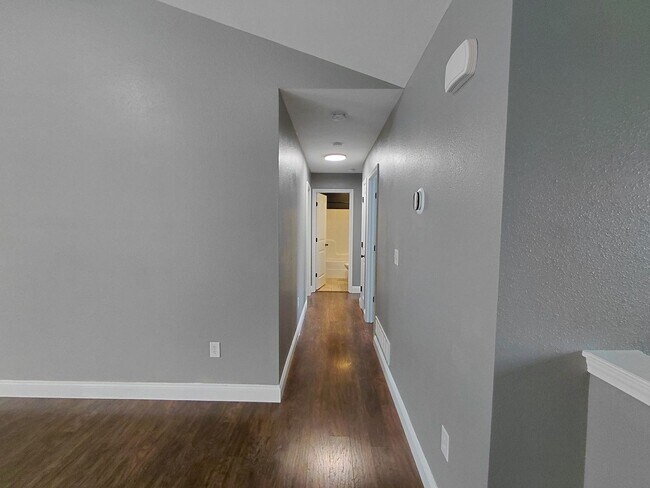 Foto del edificio - Beautiful home close to post