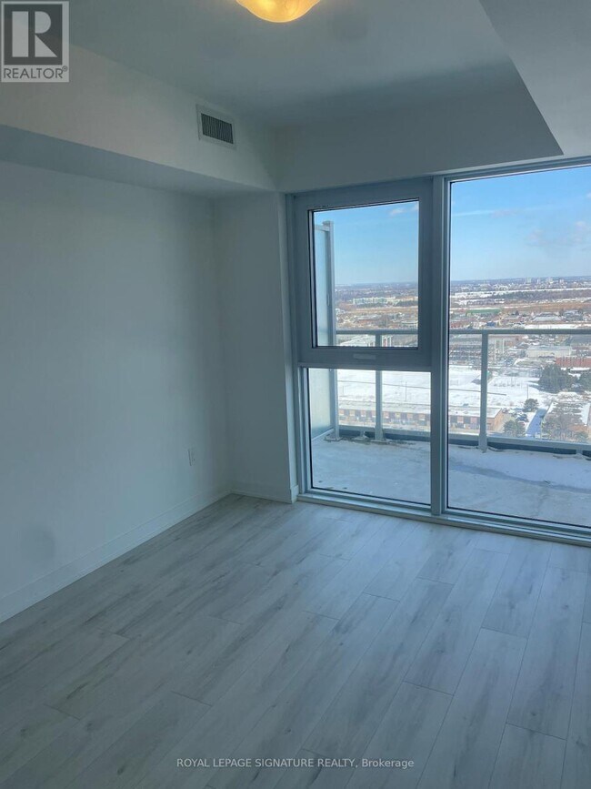 Photo du bâtiment - 1010 Sandy Beach Rd