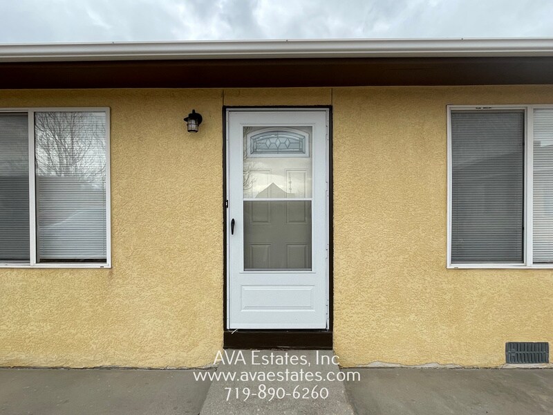 Primary Photo - 531 S Angus Ave