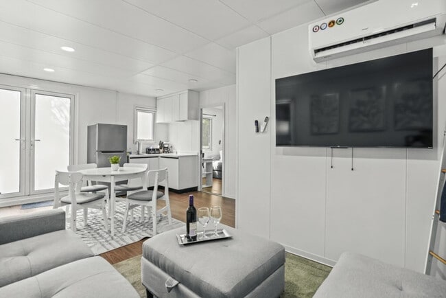 Foto del edificio - 3830 Shady Ridge Rd