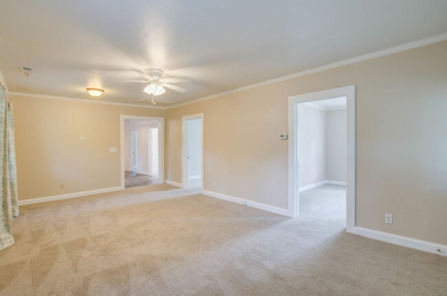 Building Photo - 1833 Orangeburg St