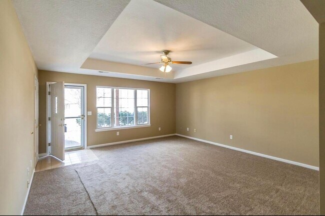 Foto del edificio - 5904 Kelsey Dr