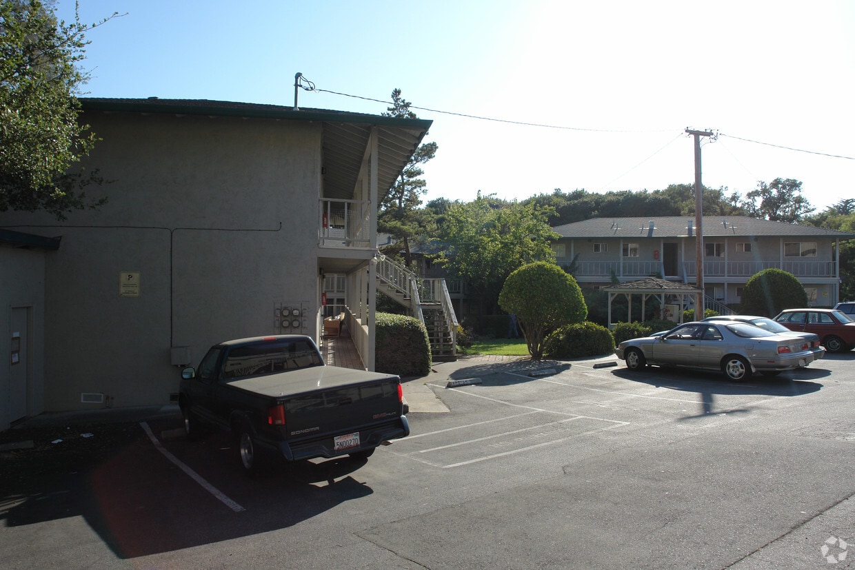 Building Photo - 6996 Soquel Dr
