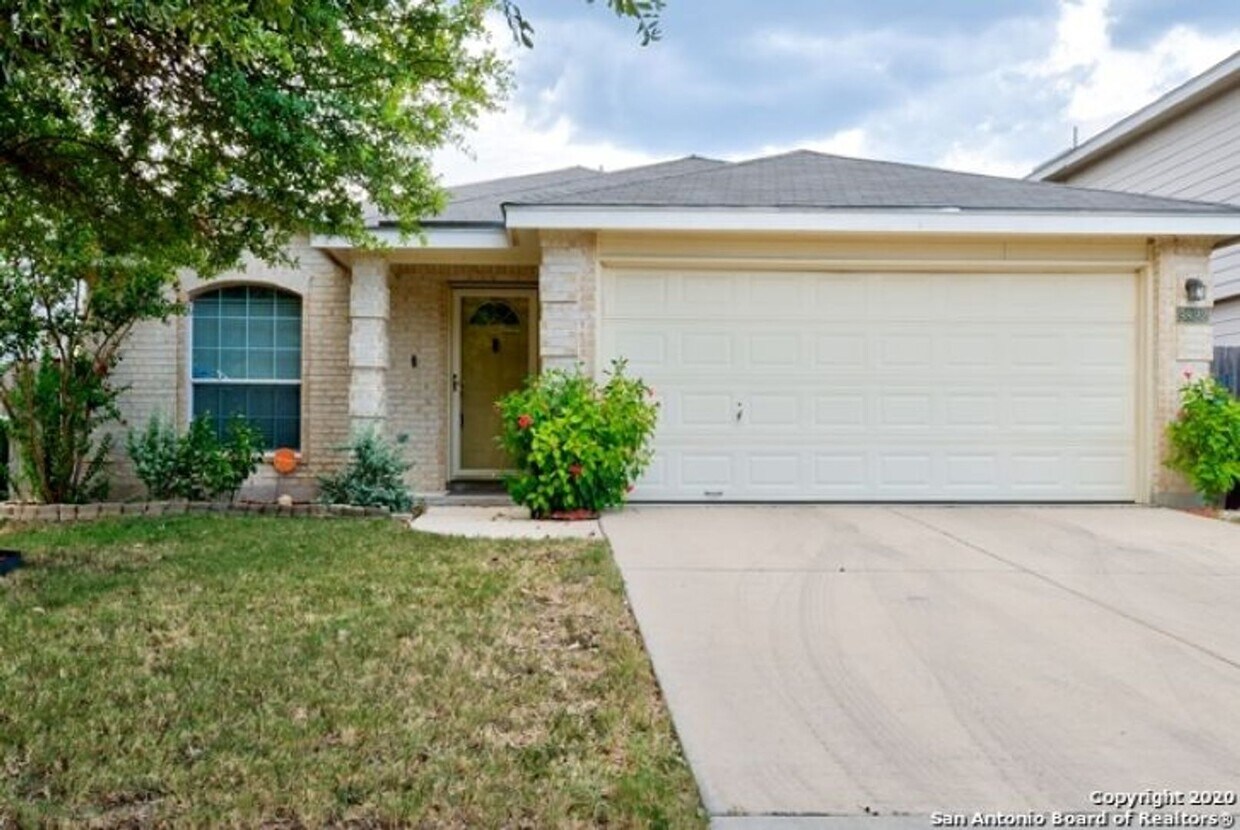 Foto principal - 3 Bedroom/2 Bath Wildhorse Subdivision