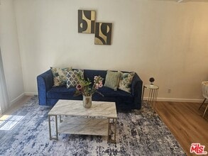 Building Photo - 506 S Grevillea Ave