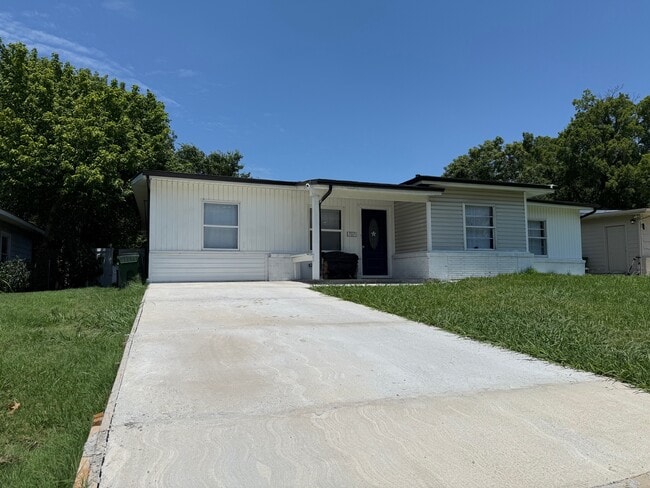 Building Photo - 707 Biggs Terrace