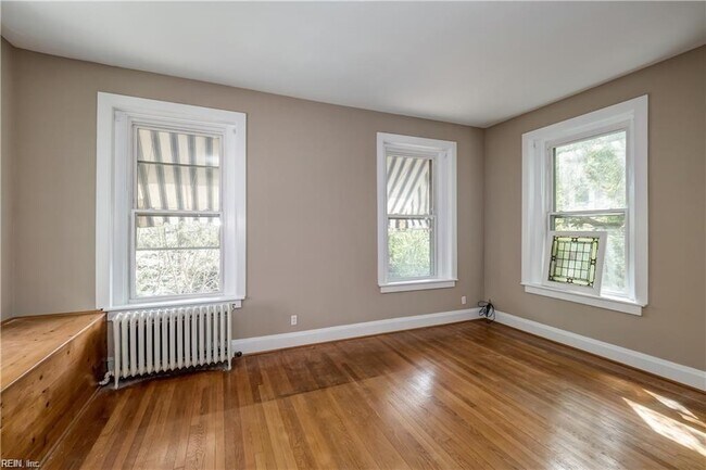 Foto del edificio - 409 Botetourt St