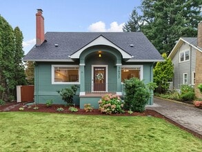 Building Photo - 3433 NE 34th Ave