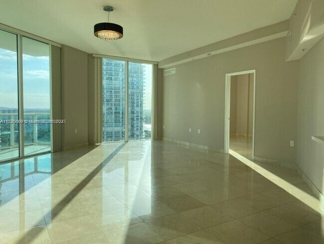 Building Photo - 150 Sunny Isles Blvd