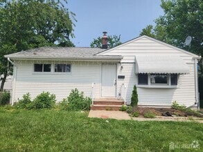 Building Photo - 70 Schuyler Dr
