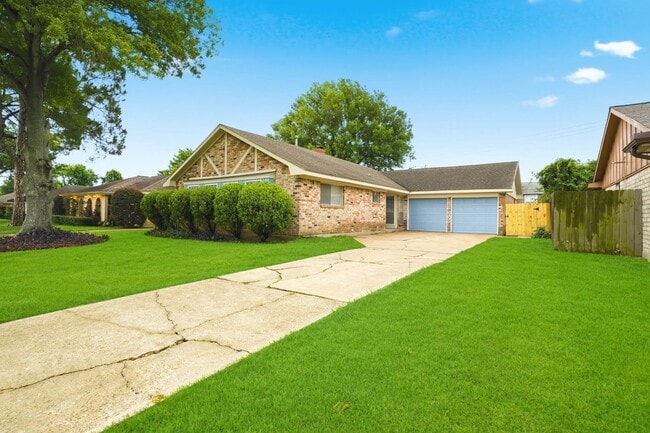 Building Photo - 12931 Westella Dr