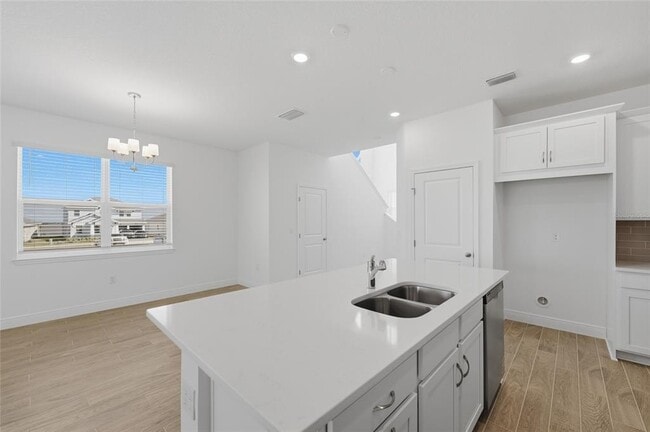 Building Photo - 2100 Maverick Ct