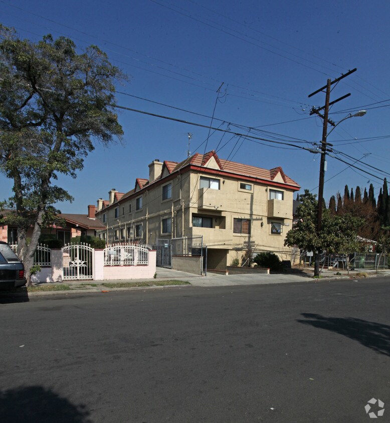 Primary Photo - 5327 Lexington Ave