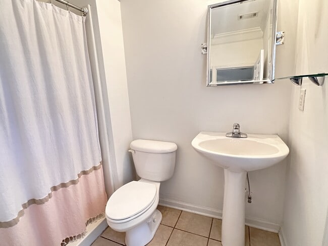 Foto del edificio - 307 Savoy Ct