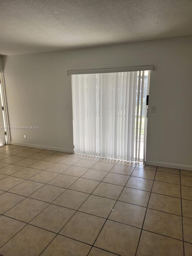 Primary Photo - 1100 NE 1st Ct