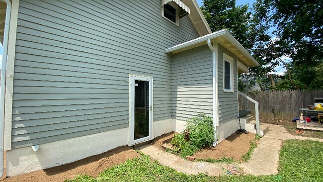 Building Photo - 1210 Carlisle Ave