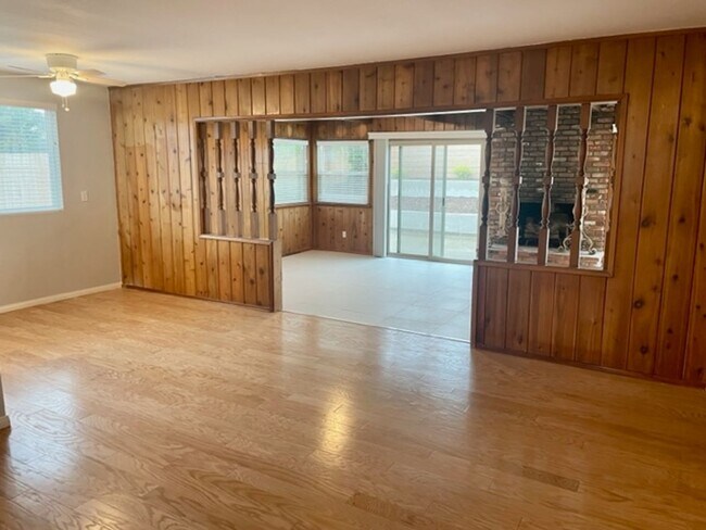 Foto del edificio - Completely Renovated Clairemont Home