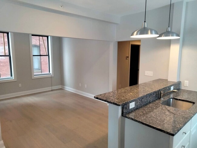 Building Photo - 24 Imlay St