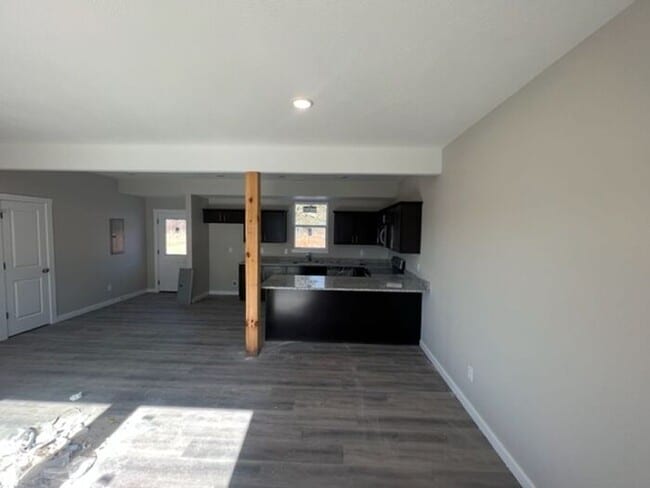 Building Photo - Public Townhomes in Clever! Units availabl...