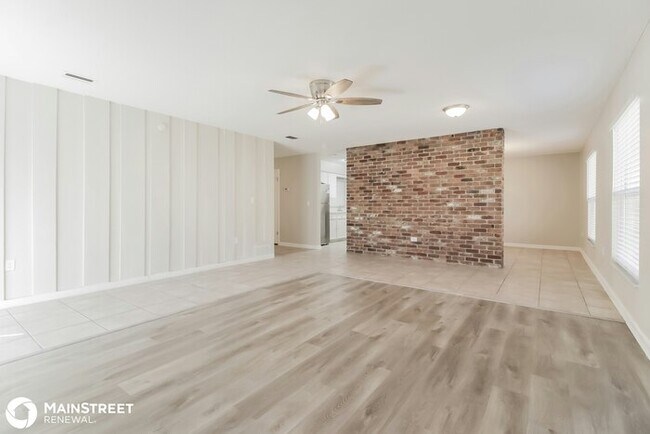 Foto del edificio - 6621 VOLTAIRE DR, ORLANDO, FL 32809