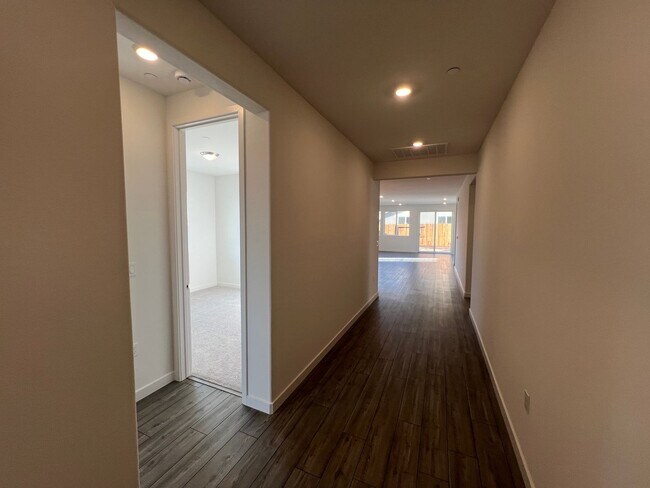 Foto del edificio - Brand NEW 4-bedroom single story home!