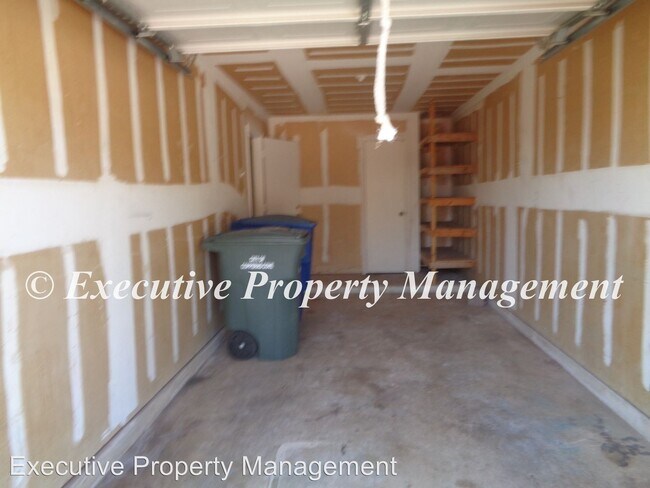 Building Photo - 2 br, 1 bath Apartment - 309 Sorrell Drive