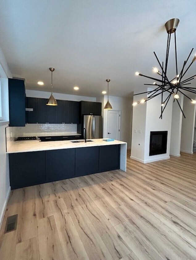 Foto principal - Modern Scandinavian Home with Abundant Nat...