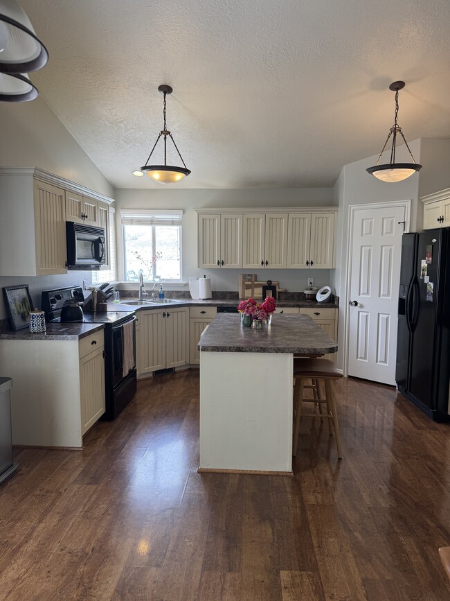 Kitchen - 3610 W Plymouth Rock Cv