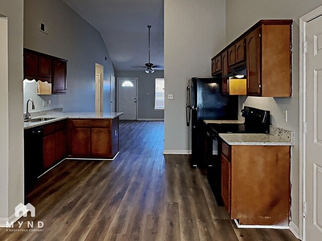 Building Photo - 5551 W Avalon Dr