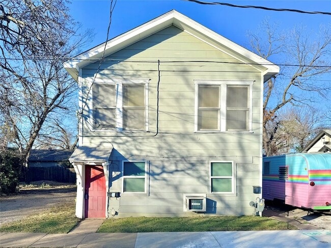 Photo - 1006 Gregg St Apartment