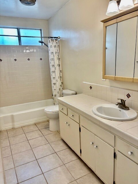 Foto del edificio - 351 Riverdale Dr