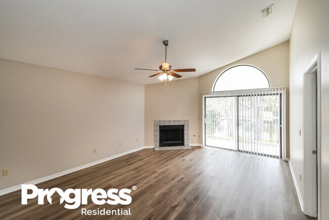 Building Photo - 2847 Lantana Lakes Dr W