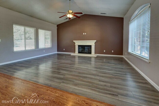 Building Photo - Granville Realty Rental Home