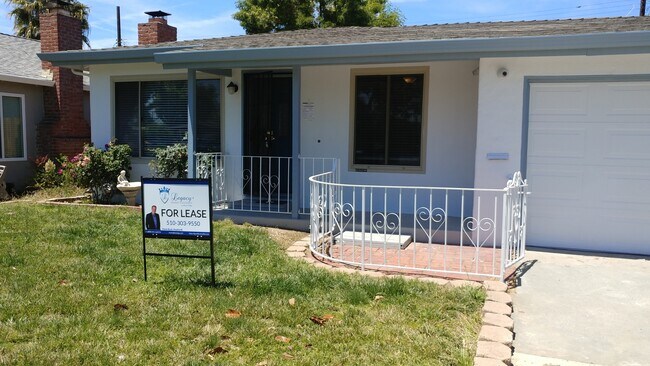 Foto del edificio - AMAZING Updated 3 Bedroom/2 Bath Home in Good School Area! - BERRYESSA
