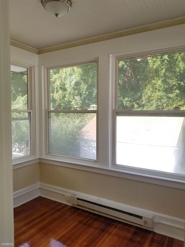 Building Photo - 2 br, 1 bath  - 390 Ellsworth Ave 3rd