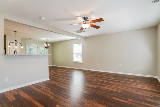 Building Photo - 3637 Pinkham Way
