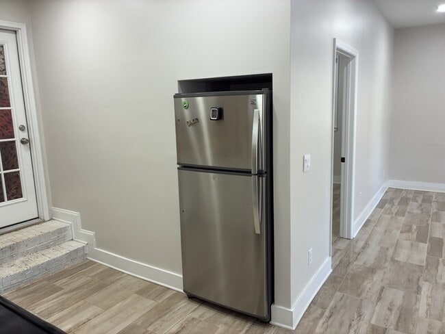 Building Photo - 2 Bedroom 2 Bathroom Apartment