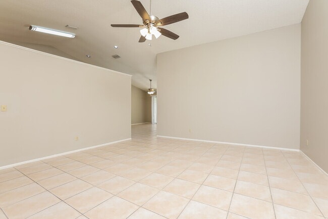 Building Photo - 797 Minerva Ln