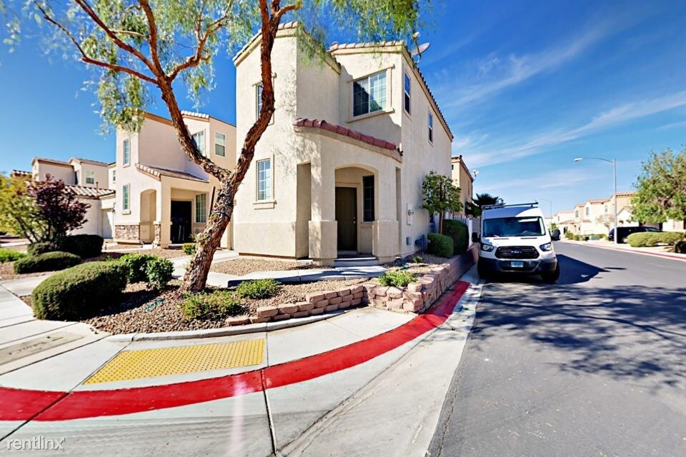 Primary Photo - 1322 Cactus Village Ave